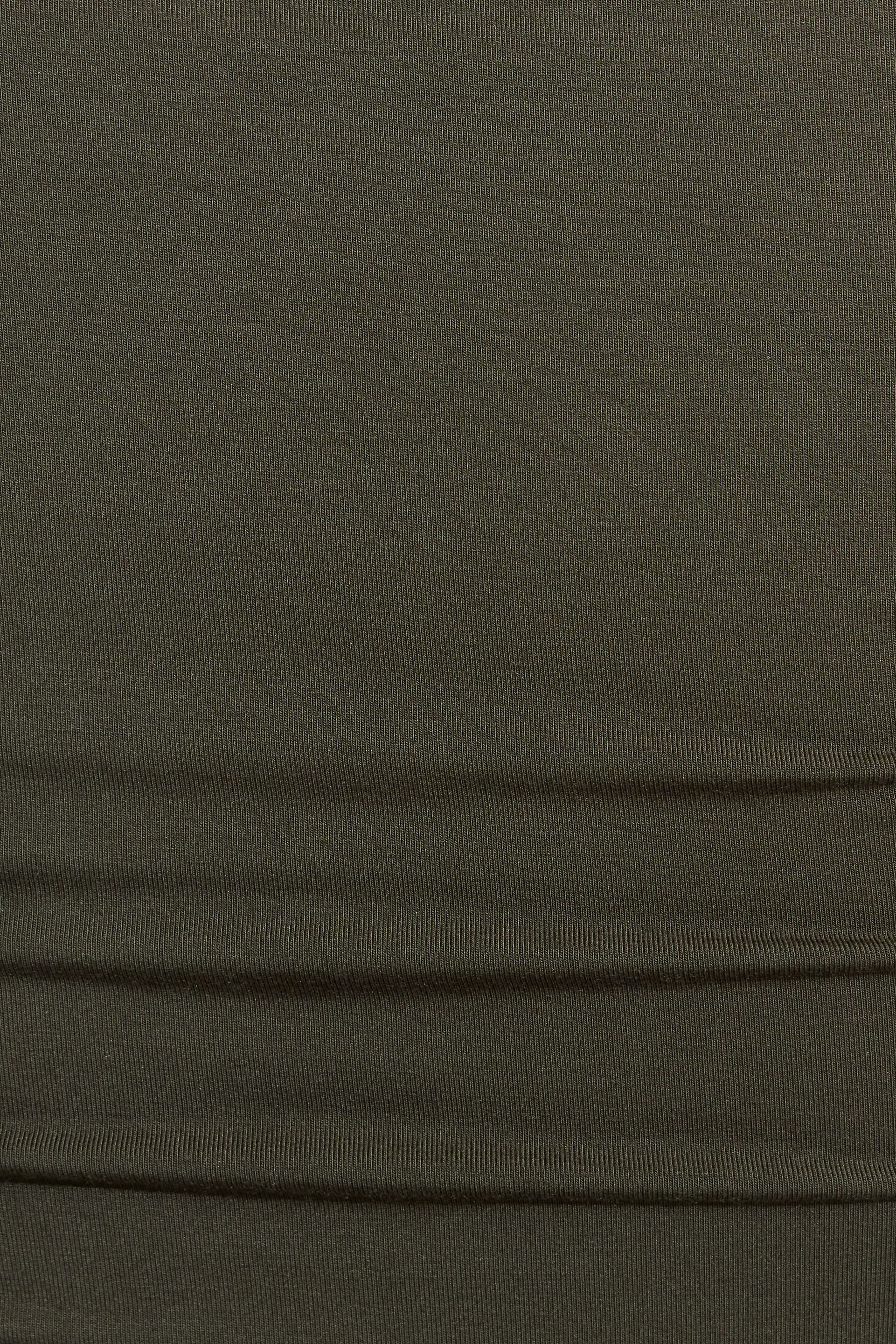 100100895_8AI_alt4_1920x2880-3