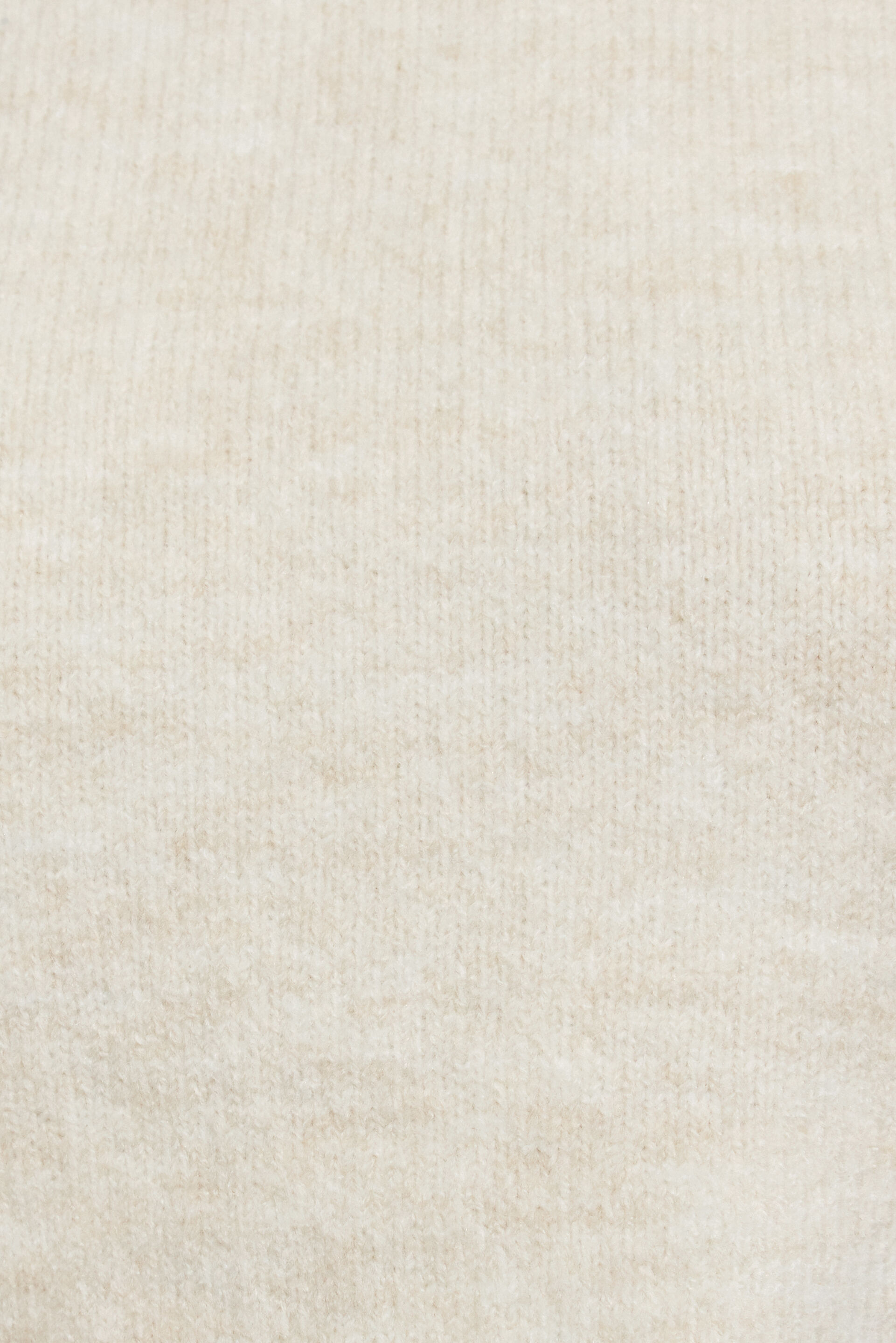 100101039_6W7_alt4_1920x2880-4